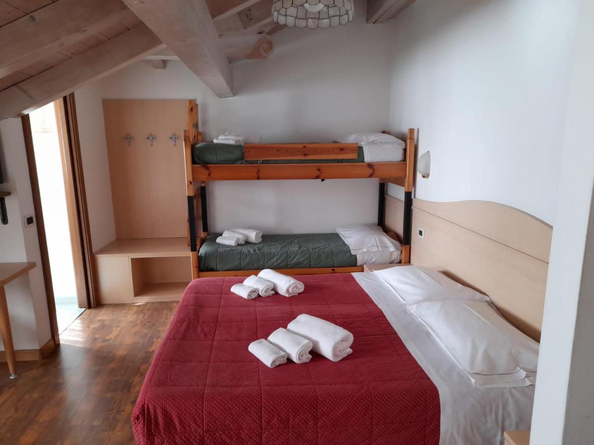 Hotel Garni B&B Maffei Pinzolo Exteriör bild
