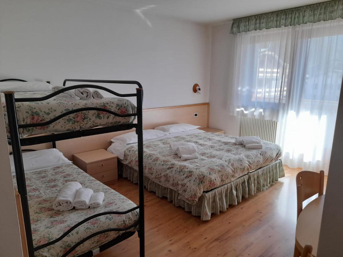 Hotel Garni B&B Maffei Pinzolo Exteriör bild