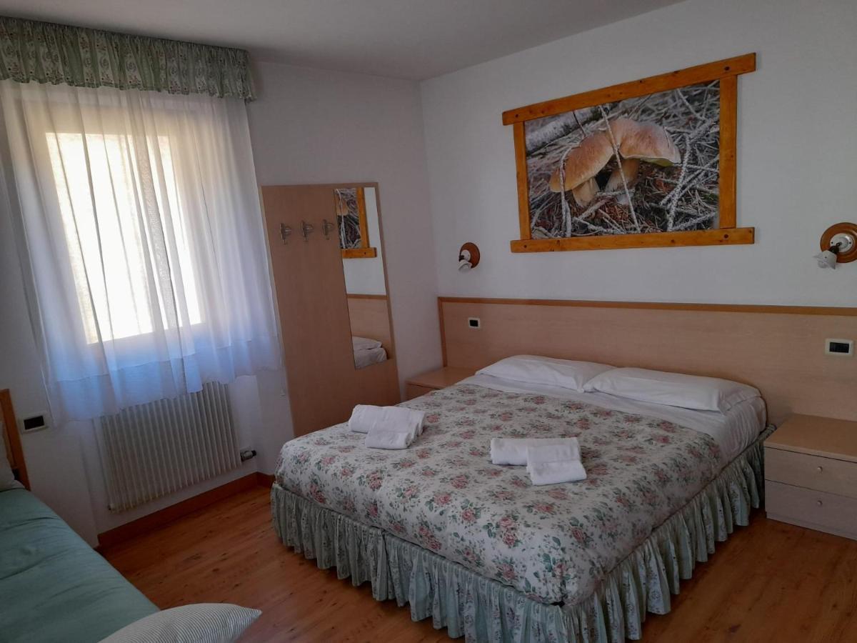 Hotel Garni B&B Maffei Pinzolo Exteriör bild