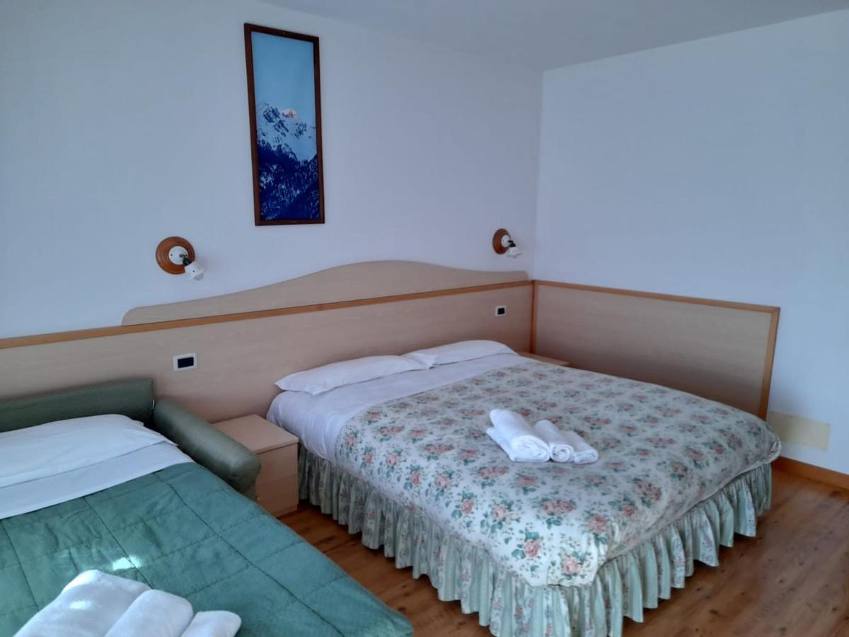 Hotel Garni B&B Maffei Pinzolo Exteriör bild
