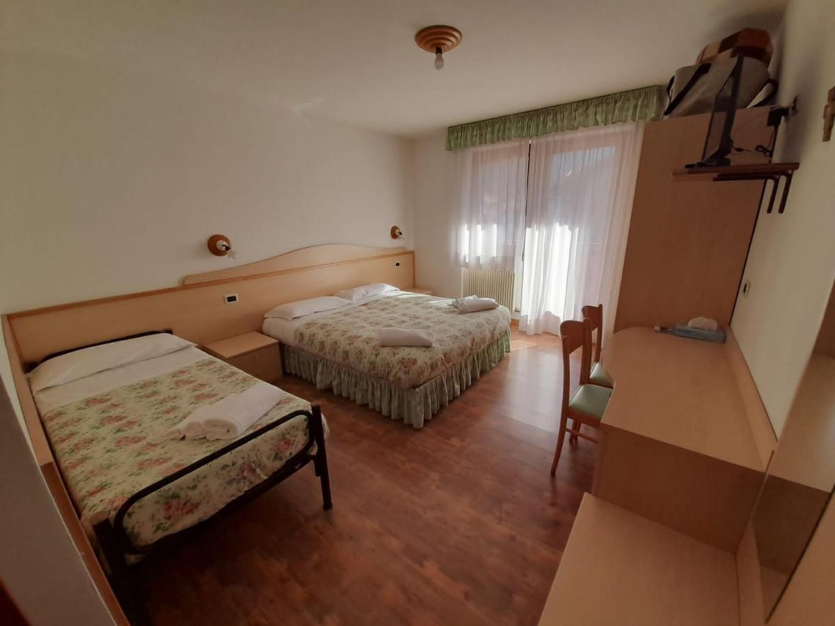 Hotel Garni B&B Maffei Pinzolo Exteriör bild