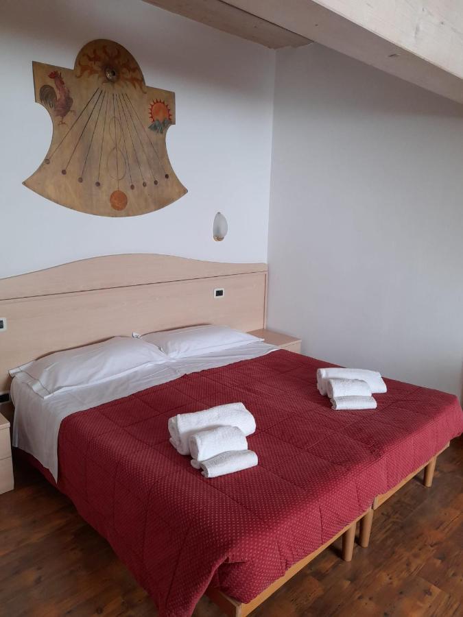 Hotel Garni B&B Maffei Pinzolo Exteriör bild