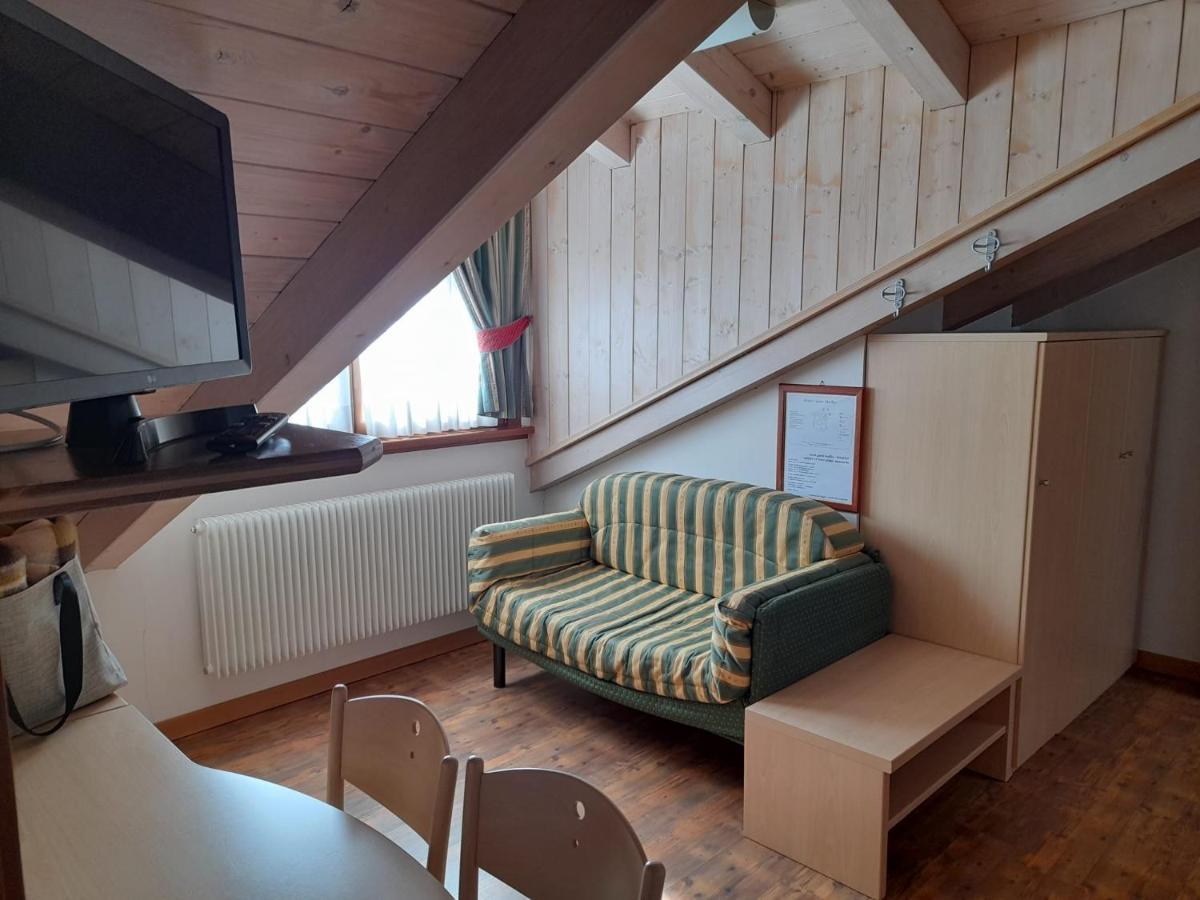 Hotel Garni B&B Maffei Pinzolo Exteriör bild