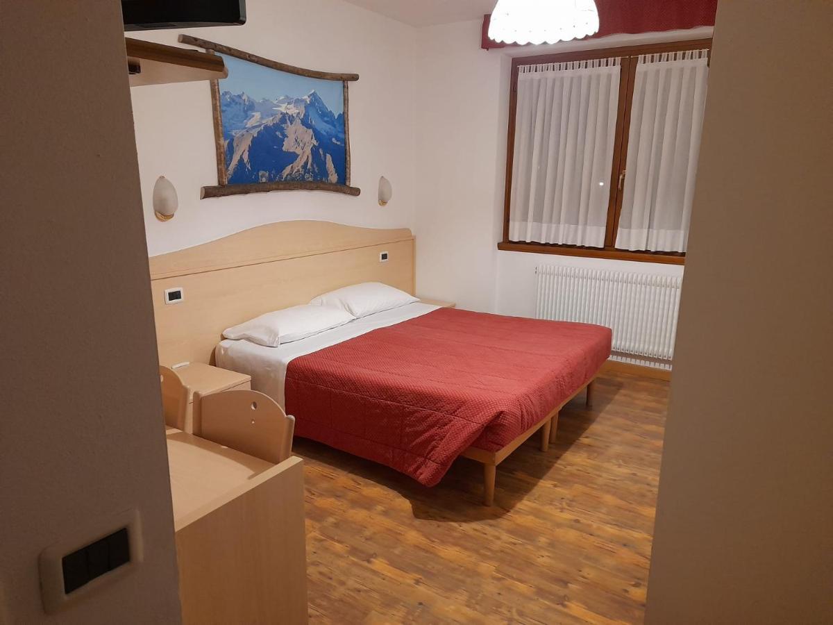 Hotel Garni B&B Maffei Pinzolo Exteriör bild